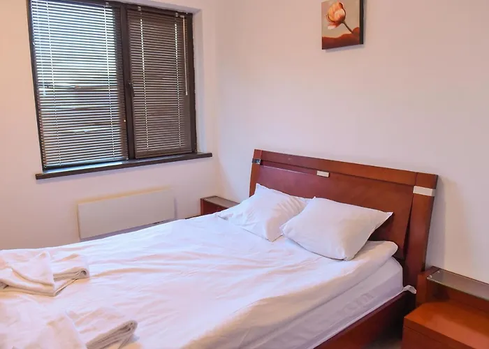 Royal Family 3* Банско